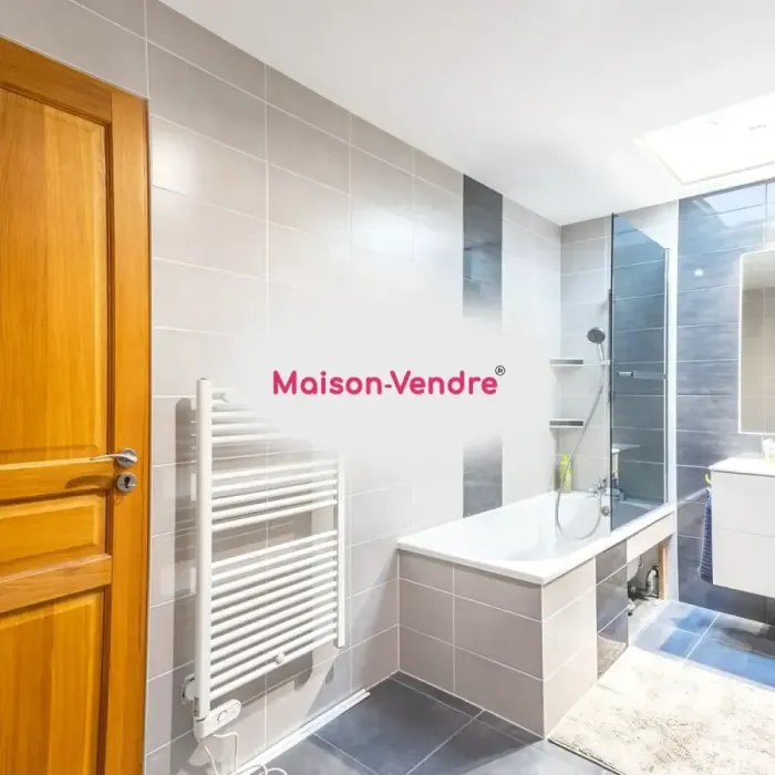 Maison 6 pièces 202 m2 Savigneux à vendre