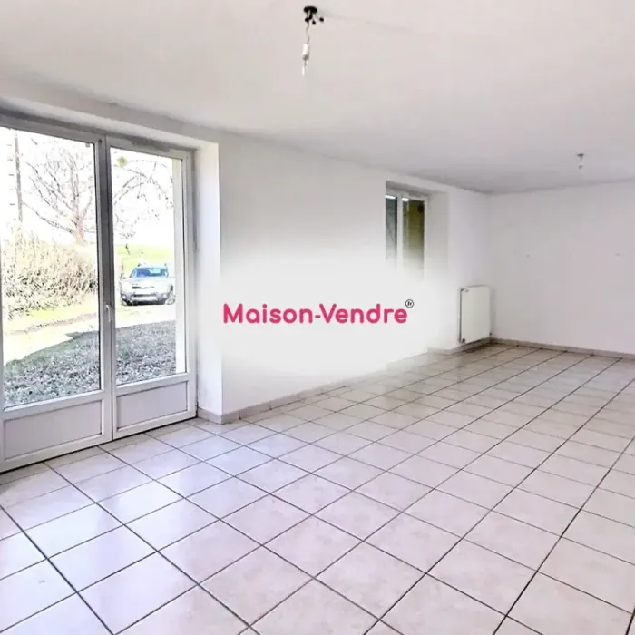 Maison 6 pièces Saint-Symphorien-de-Lay à vendre