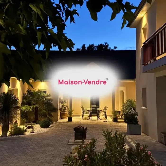 Maison à vendre 9 pièces 363 08 m2 Genlis