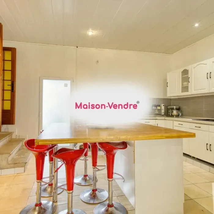 Maison 6 pièces Saint-Fortunat-sur-Eyrieux à vendre